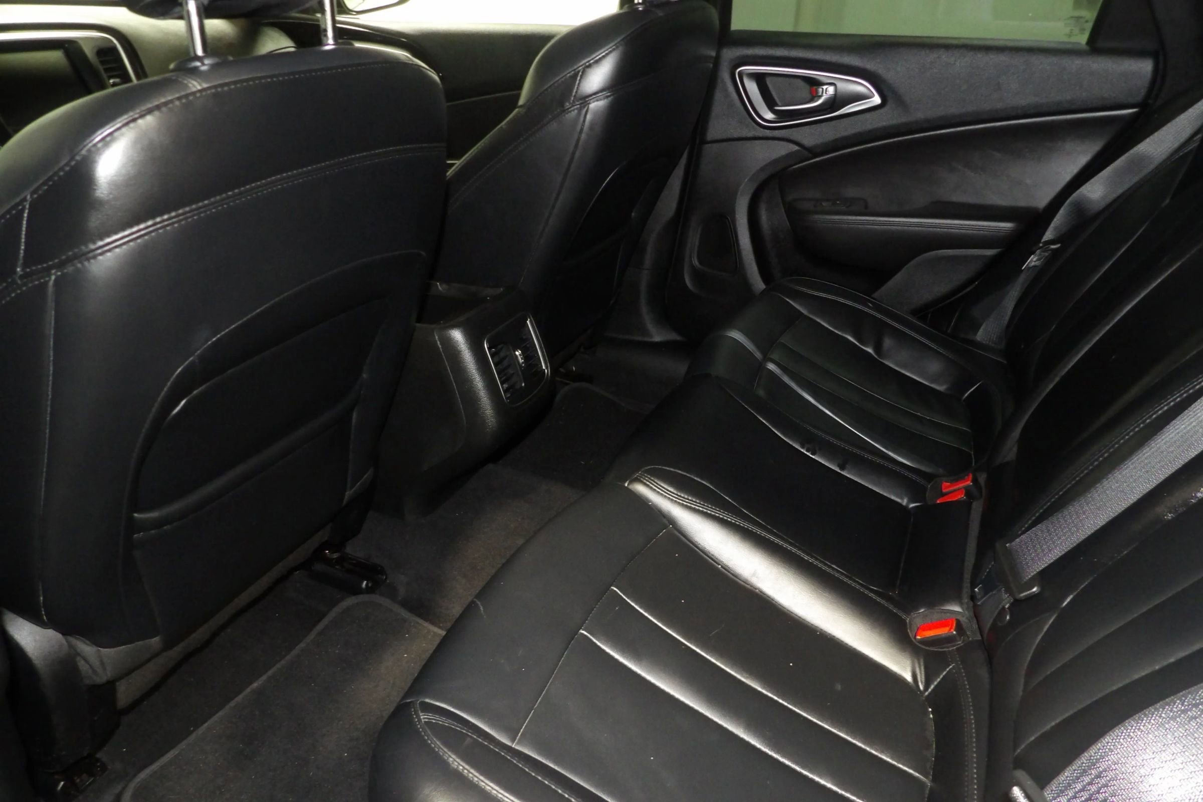 Used 2015 Chrysler 200 C w/ Navigation & Sound Group I image 9