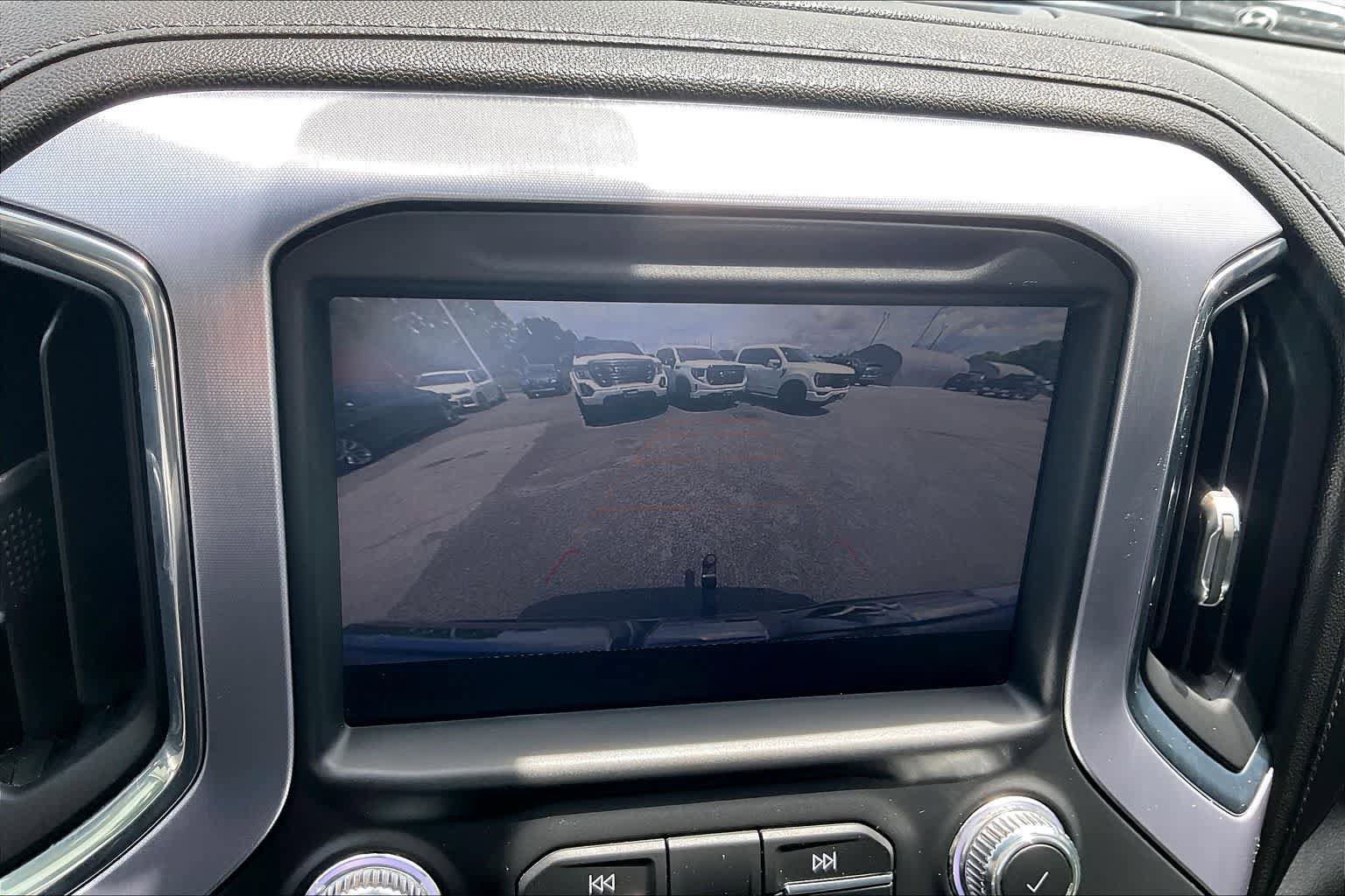 Used 2020 GMC Sierra 1500 SLT RWD image 26