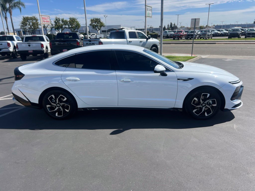 Used 2025 Hyundai Sonata SEL FWD image 9