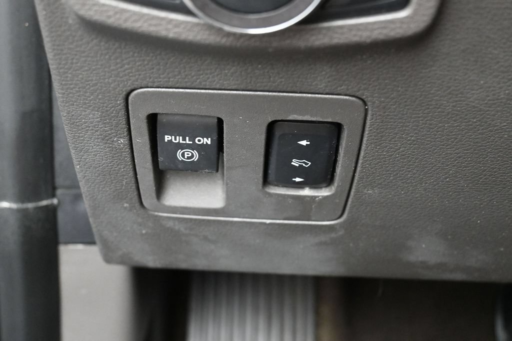 Used 2019 Ford Expedition XLT w/ Equipment Group 202A RWD image 17