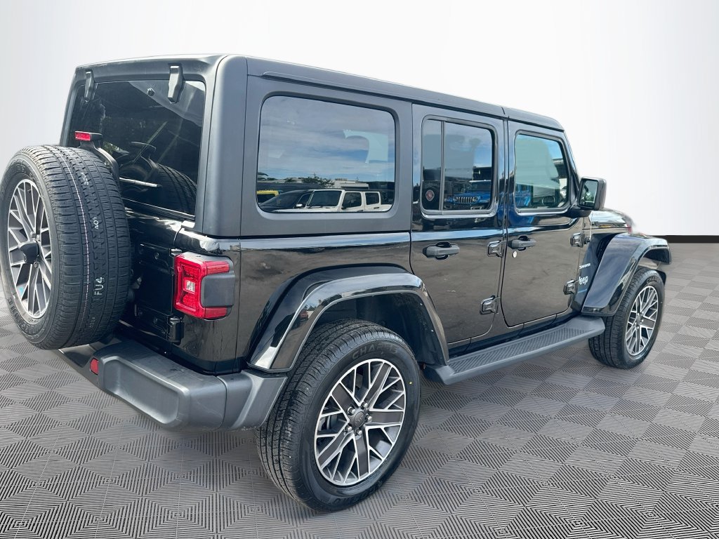 Certified 2023 Jeep Wrangler Unlimited Sahara w/ Cold Weather Group AWD/4WD image 6