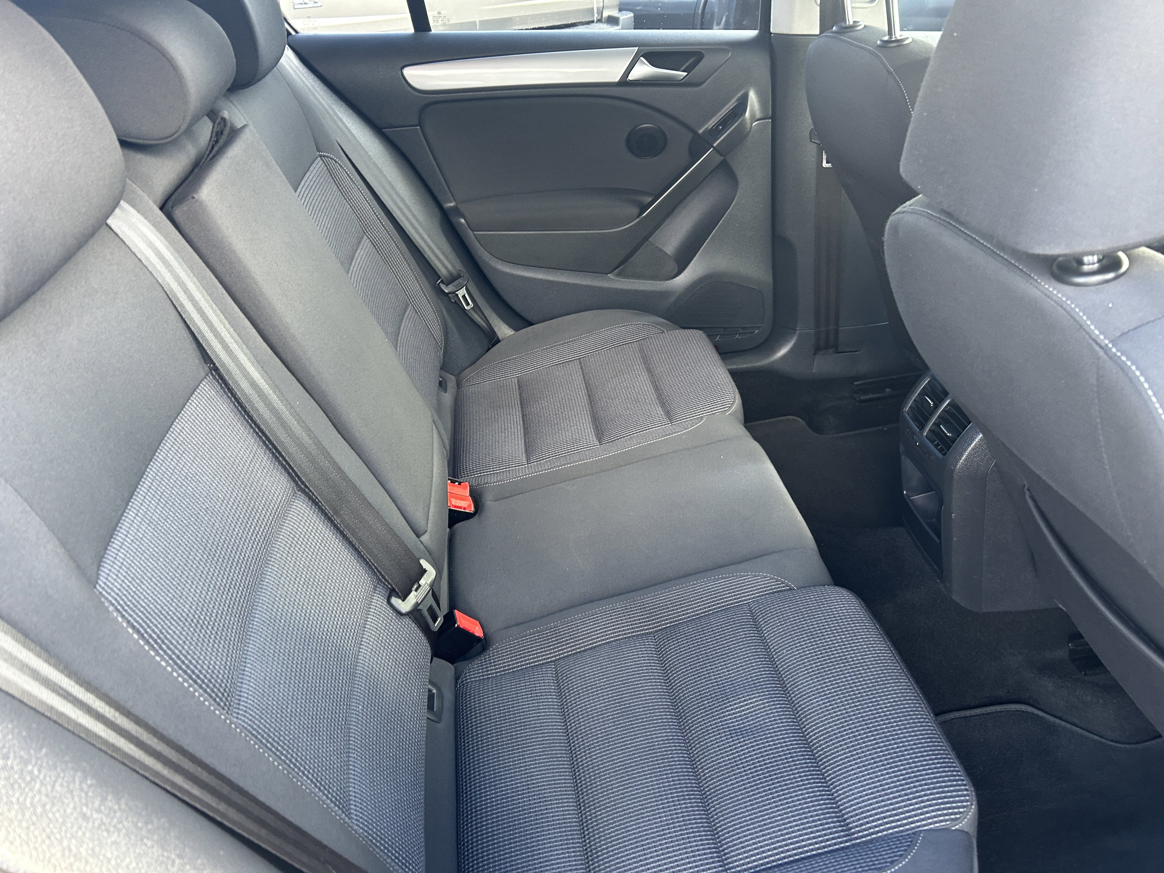 Used 2012 Volkswagen Golf w/ Convenience Package image 12