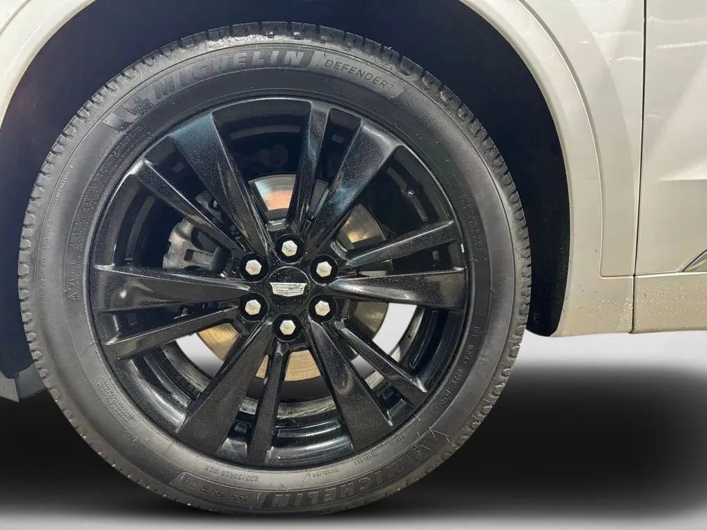 Used 2023 Cadillac XT6 Premium Luxury image 9