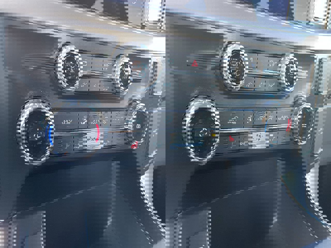 Used 2025 Ford F150 Lightning XLT image 24