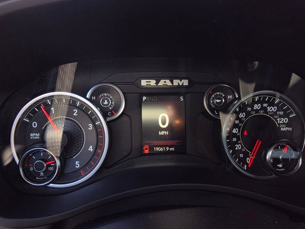 Used 2024 RAM 2500 Tradesman w/ Chrome Appearance Group image 15