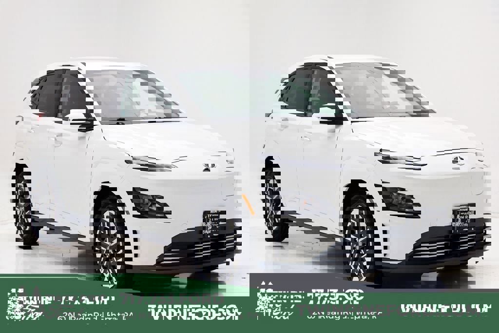 Used 2023 Hyundai Kona SE w/ Cargo Package image 1