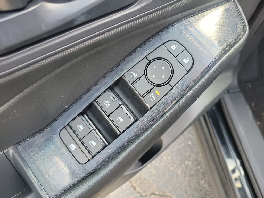 Used 2024 Nissan Rogue S FWD image 21