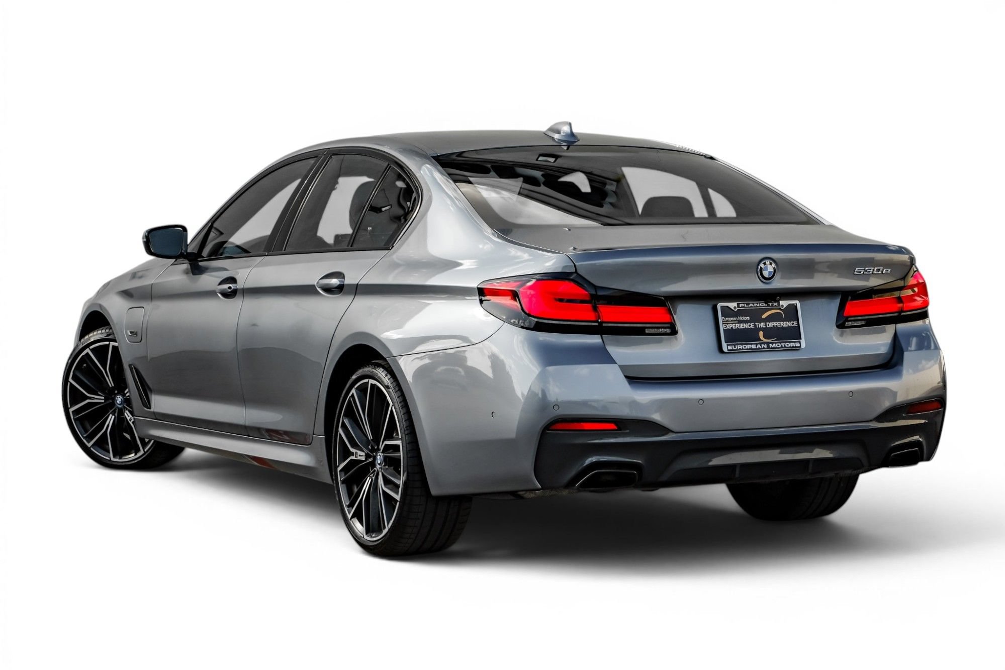 Used 2022 BMW 530e w/ M Sport Package RWD image 10