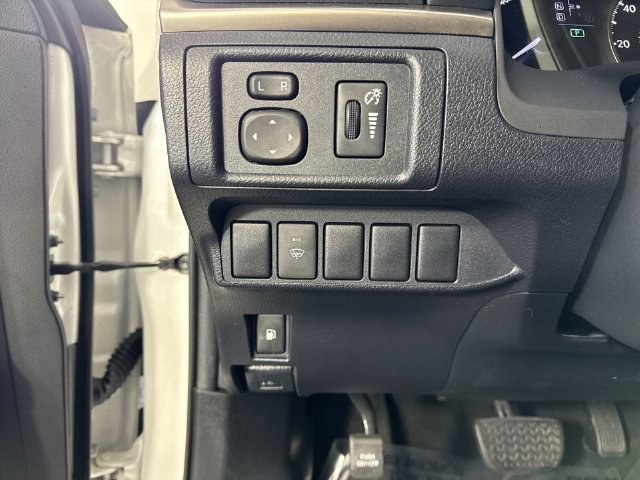 Used 2015 Lexus CT 200h FWD image 14