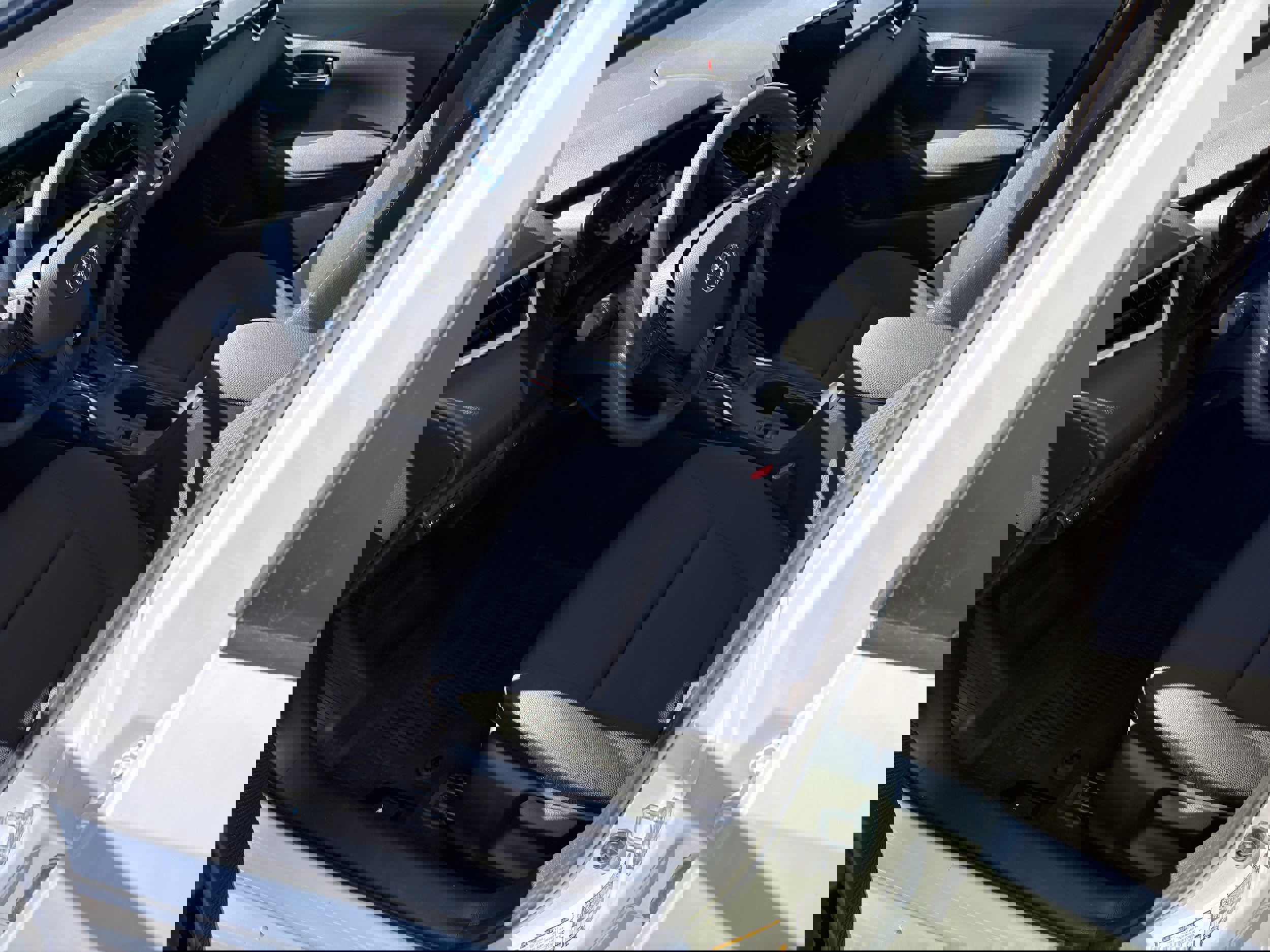 Used 2023 Toyota Corolla LE AWD/4WD image 4