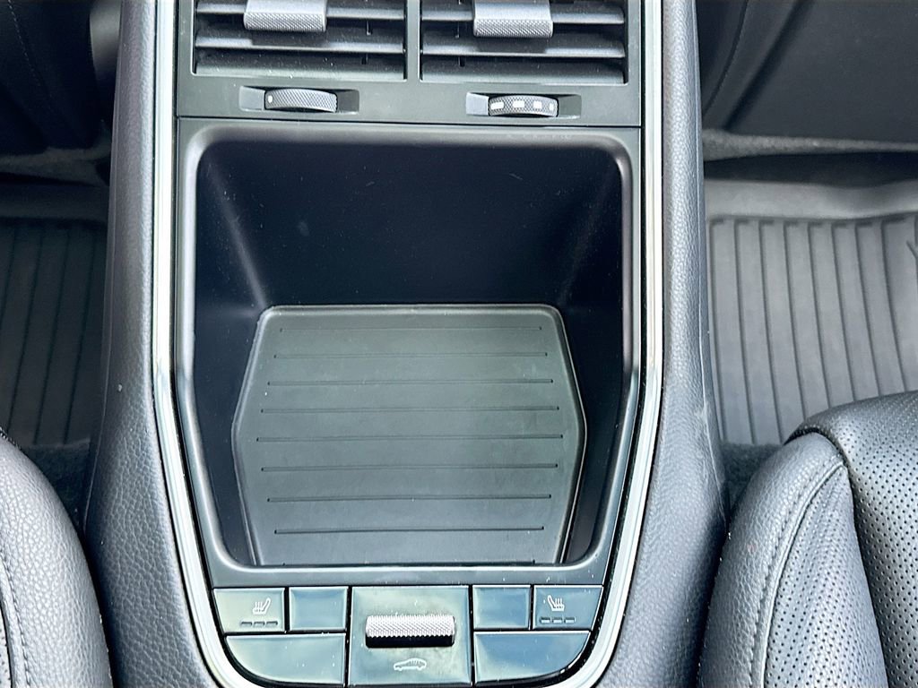 Used 2018 Porsche Panamera 4S image 28