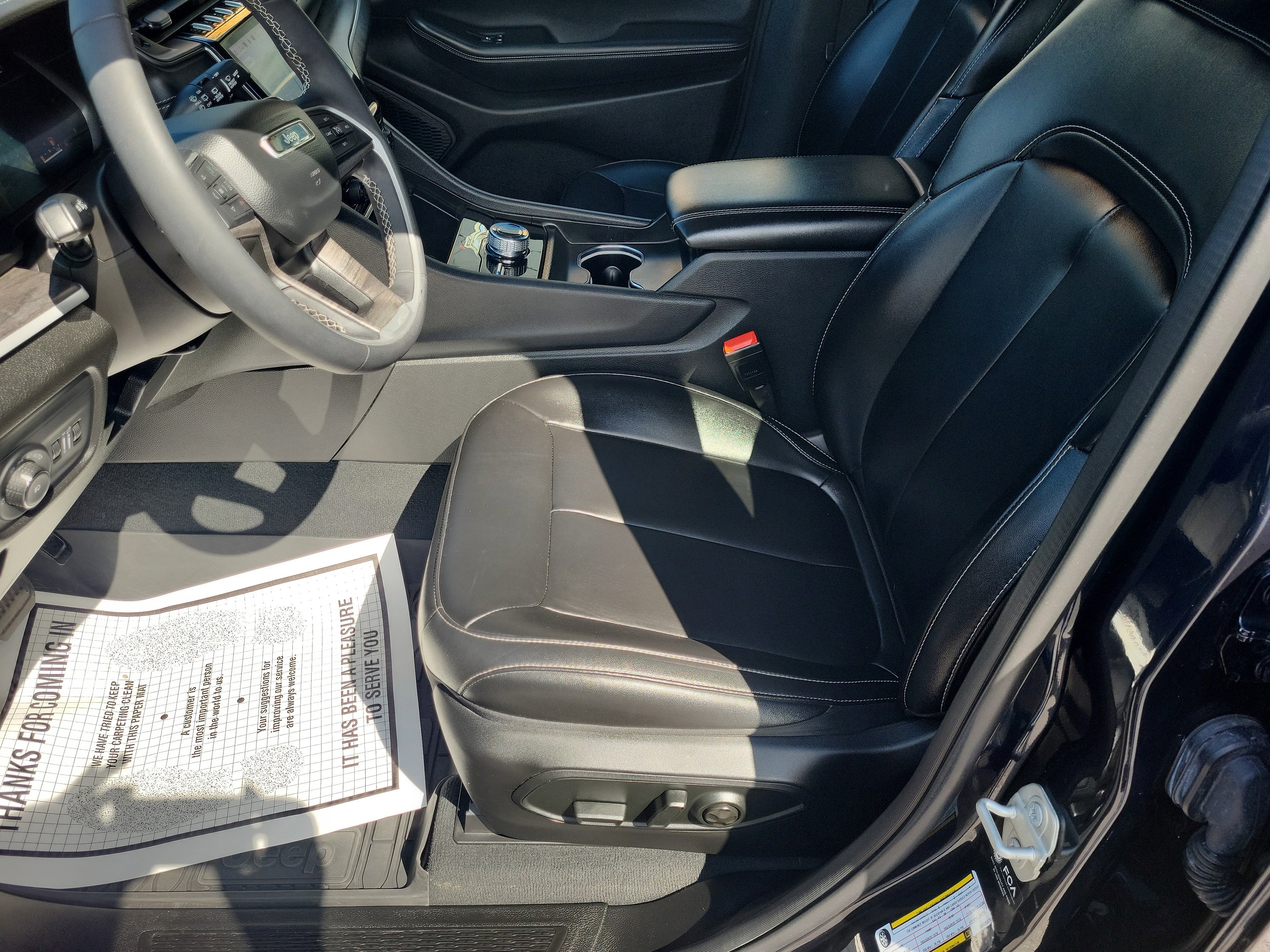 Used 2024 Jeep Grand Cherokee L Limited w/ Black Appearance Package image 3