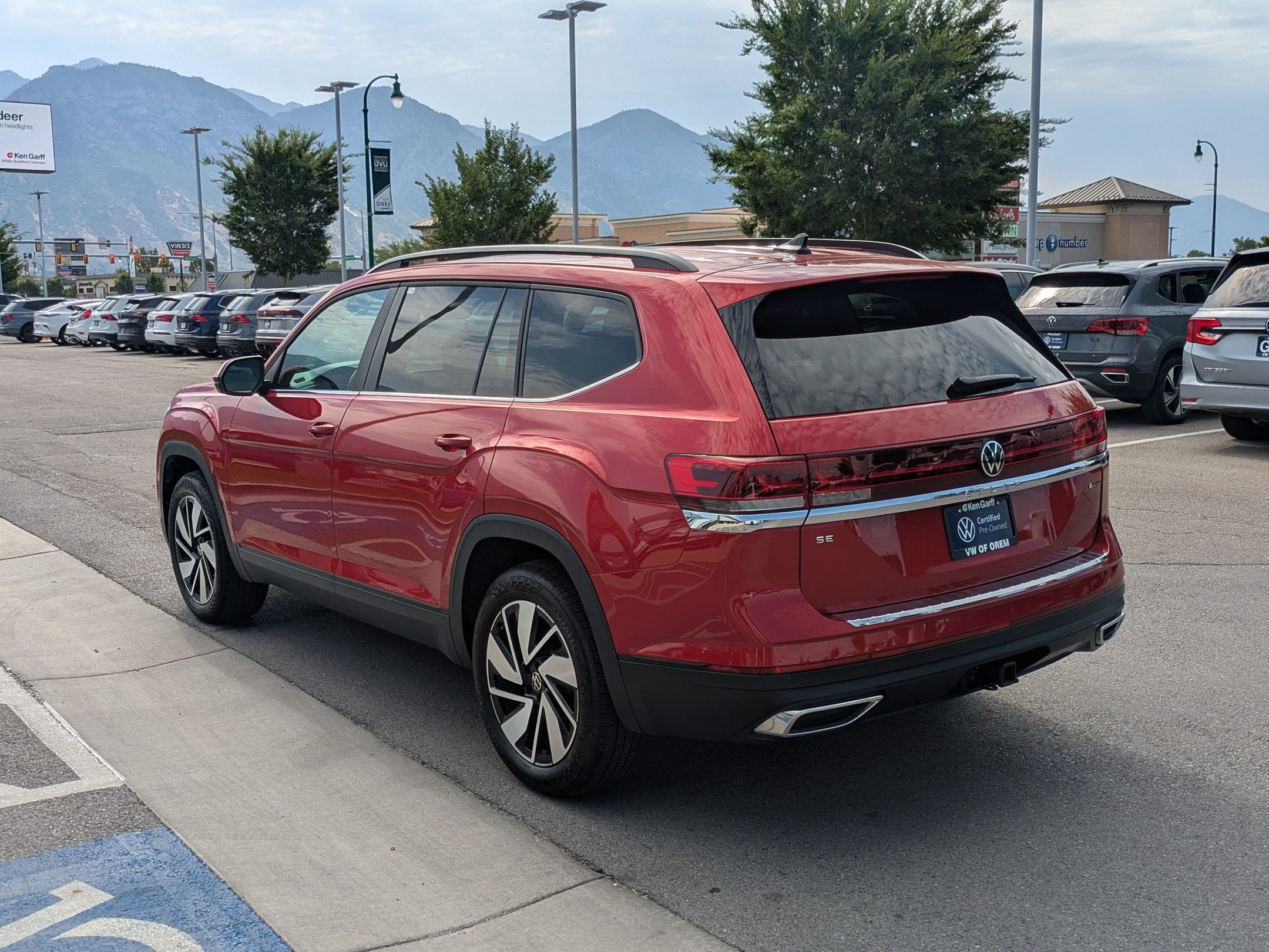 Certified 2025 Volkswagen Atlas SE AWD/4WD image 9