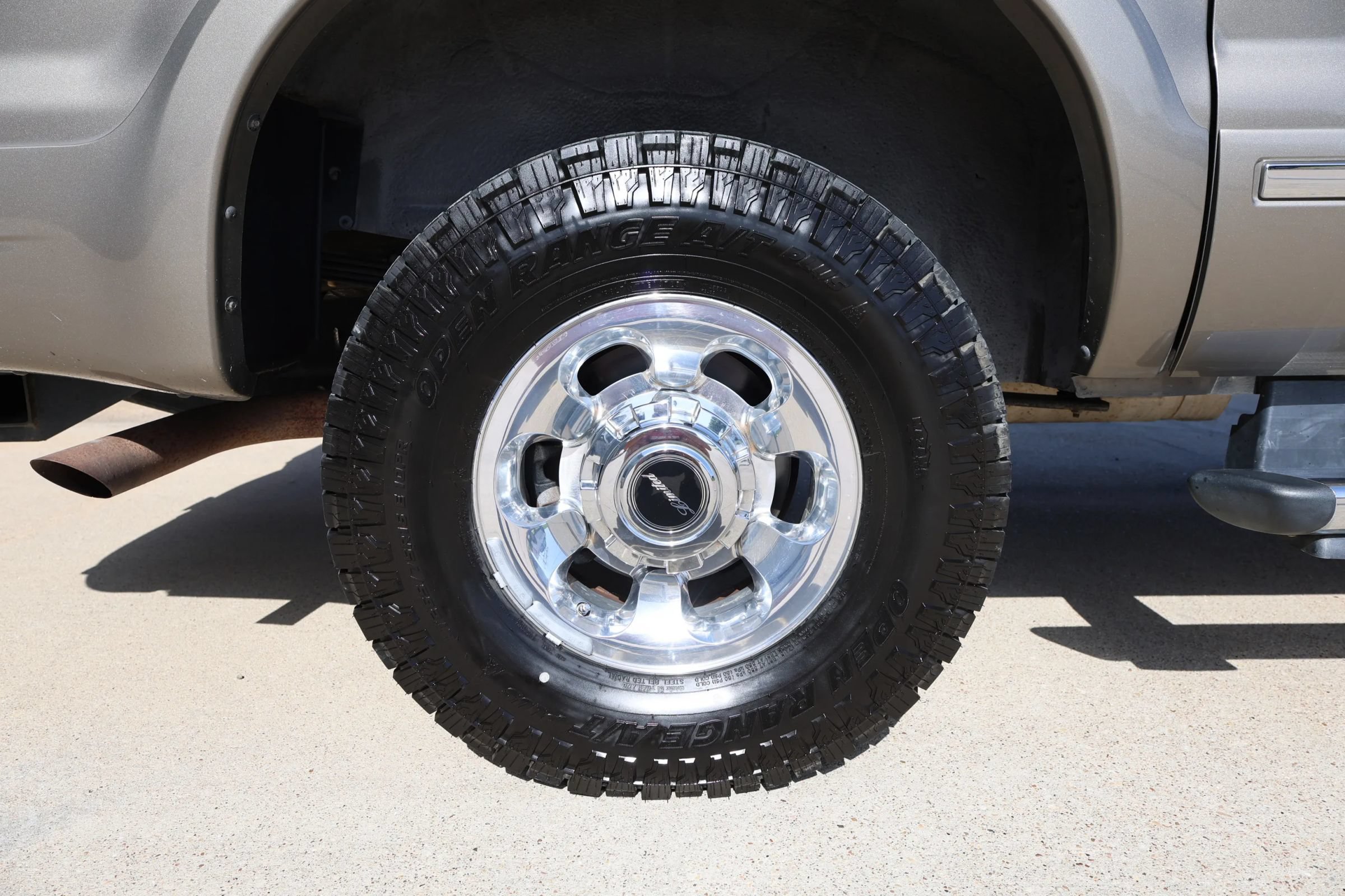 Used 2004 Ford Excursion Limited AWD/4WD image 23