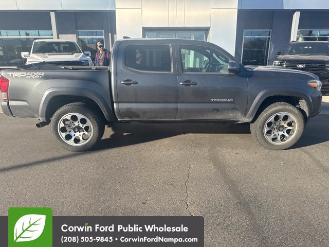 Used 2016 Toyota Tacoma TRD Sport w/ Towing Package AWD/4WD image 6
