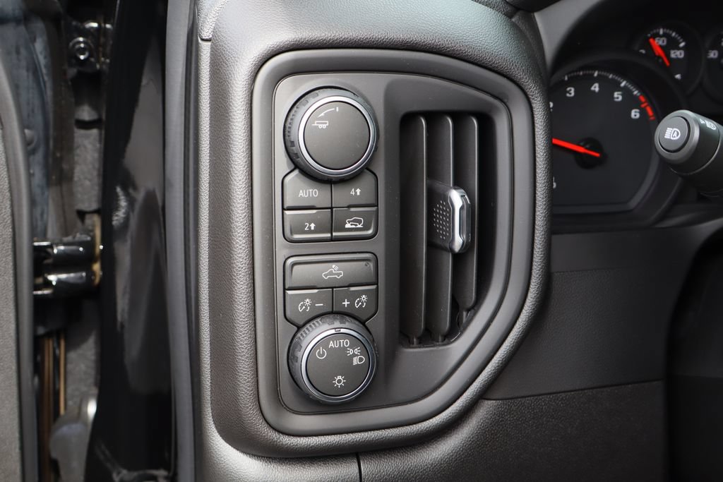 Certified 2026 Chevrolet Silverado 1500 Custom AWD/4WD image 13