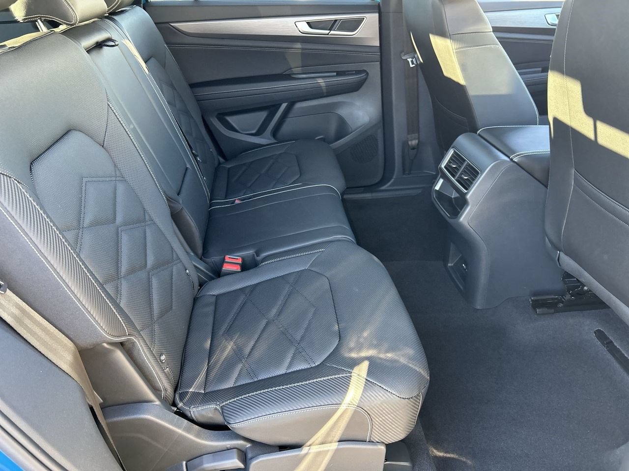 New 2026 Volkswagen Atlas Cross Sport SE FWD image 9
