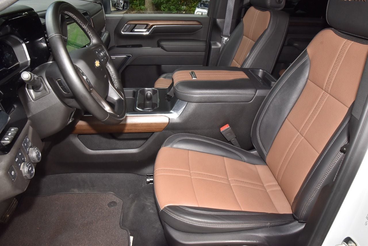 Used 2024 Chevrolet Silverado 3500 High Country w/ High Country Premium Package AWD/4WD image 13
