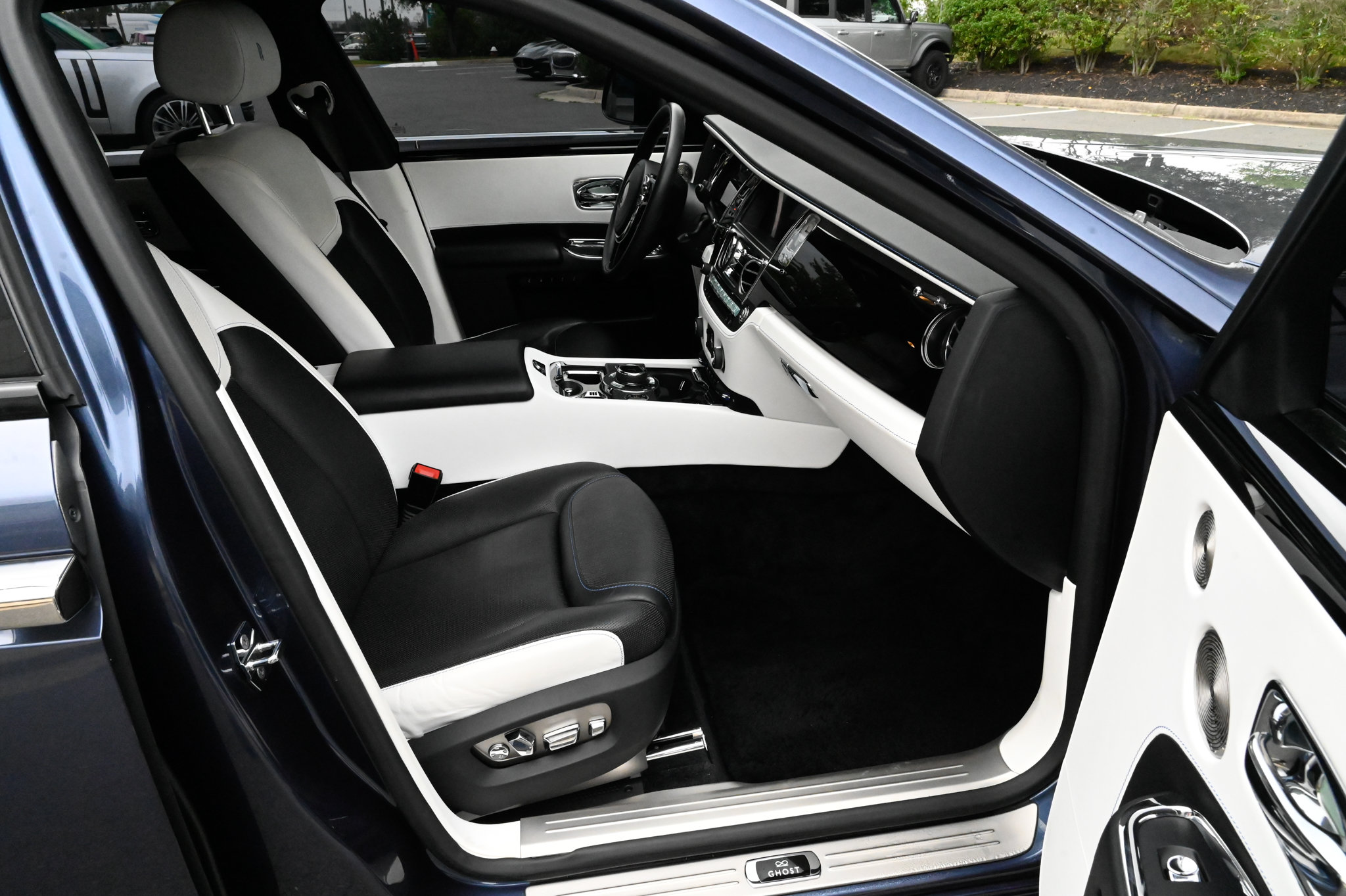 Used 2018 Rolls-Royce Ghost RWD image 55