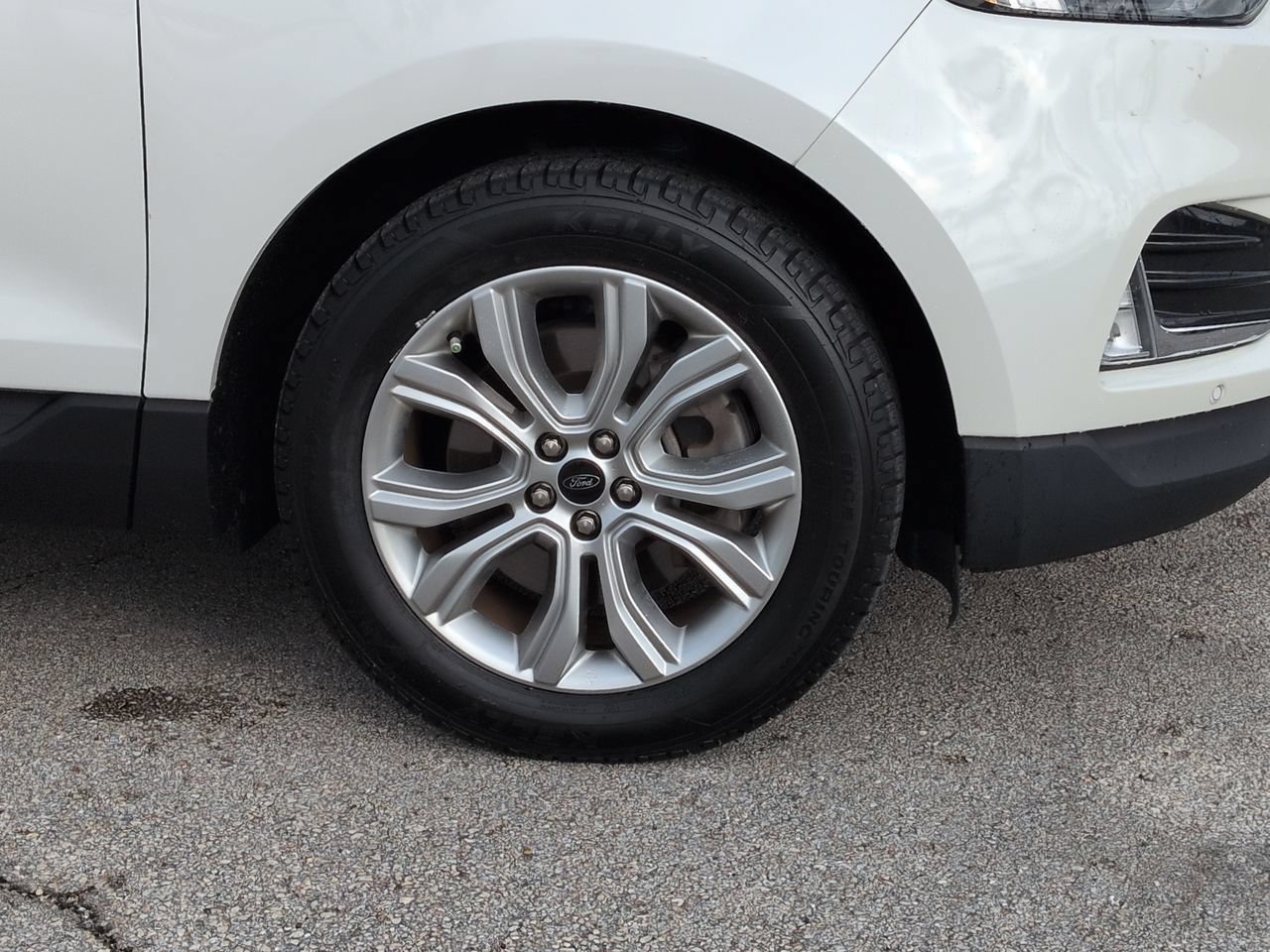 Used 2023 Ford Edge Titanium AWD/4WD image 10