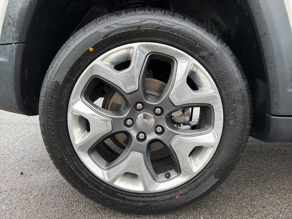 Used 2018 Jeep Compass Limited w/ Navigation Group image 14