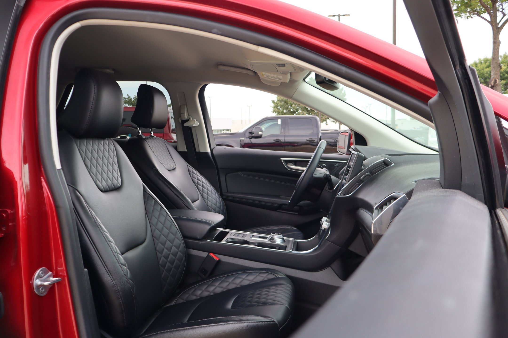 Used 2024 Ford Edge Titanium AWD/4WD image 31