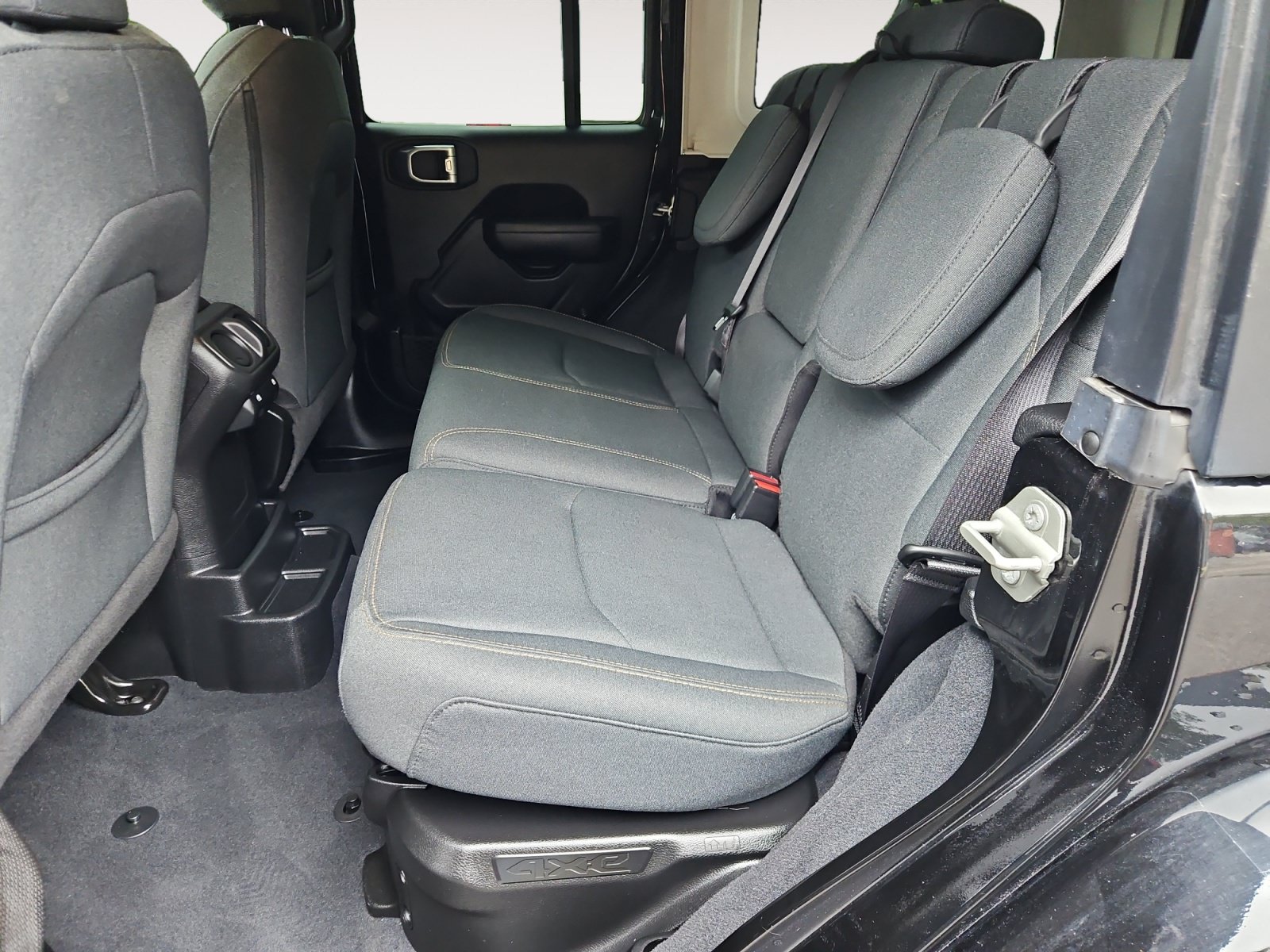 Used 2024 Jeep Wrangler Unlimited AWD/4WD image 13