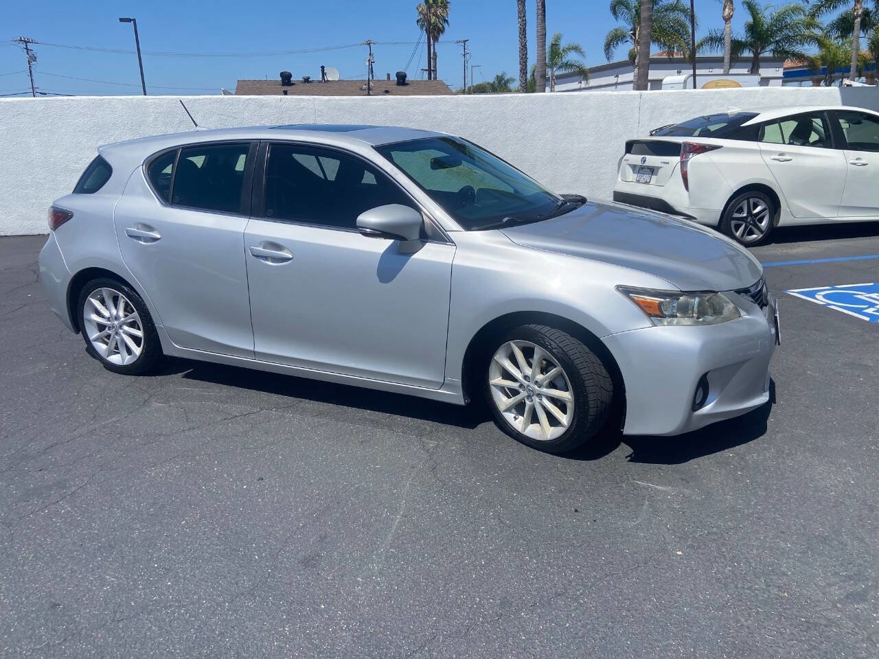 Used 2012 Lexus CT 200h Premium image 4