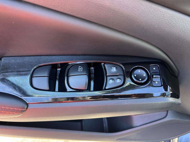 Used 2025 Nissan Altima 2.5 SR image 17