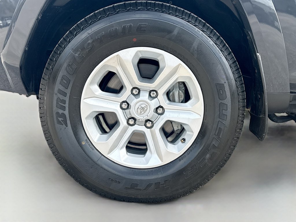 Used 2024 Toyota 4Runner SR5 Premium w/ Moonroof Package RWD image 32