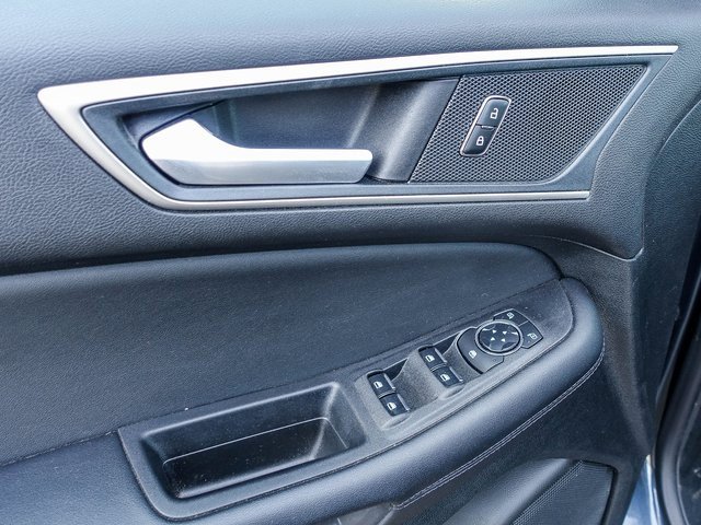 Used 2024 Ford Edge SEL w/ Convenience Package image 3