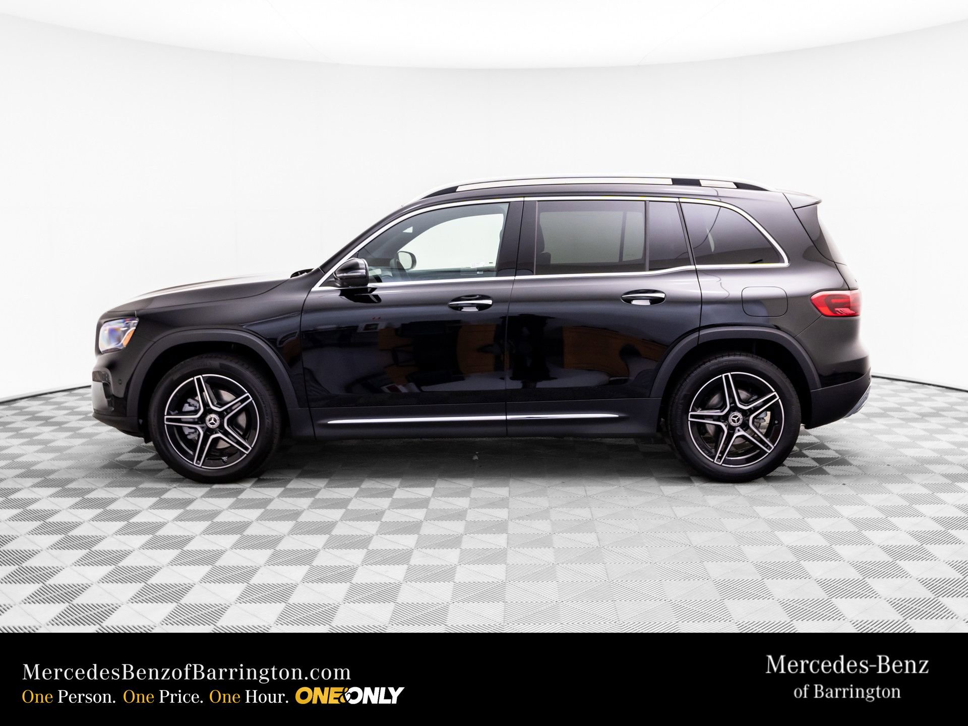 New 2026 Mercedes-Benz GLB 250 4MATIC image 2