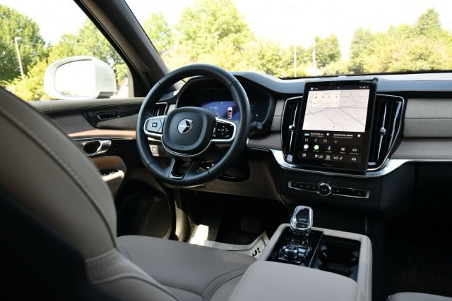 New 2026 Volvo XC90 B6 Plus w/ Protection Package Premier AWD/4WD image 20
