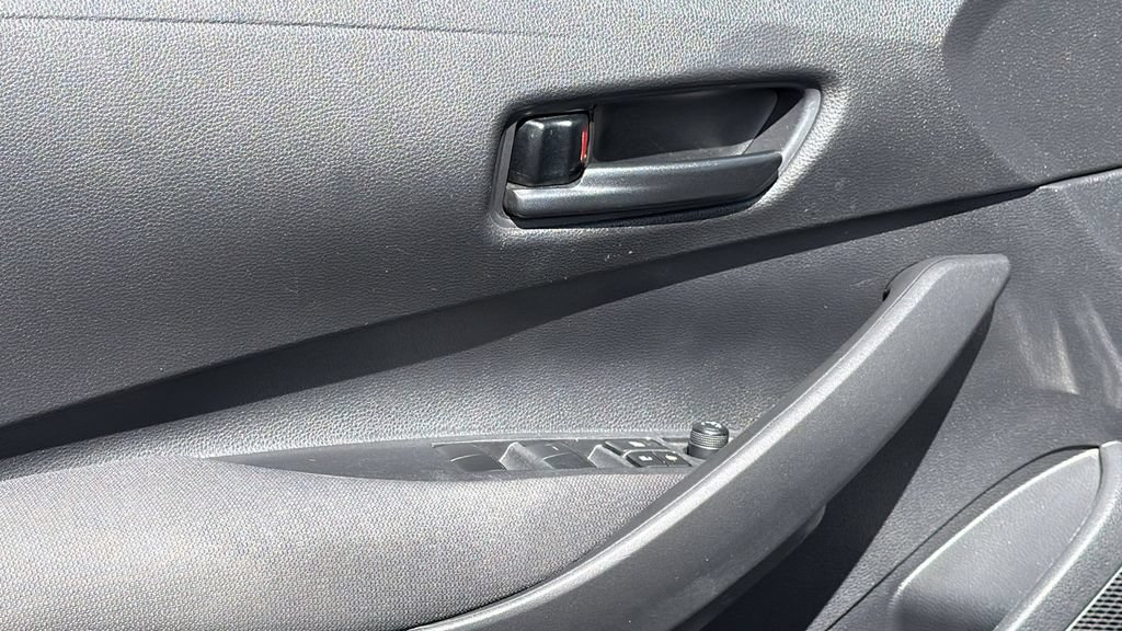 Used 2022 Toyota Corolla LE FWD image 22