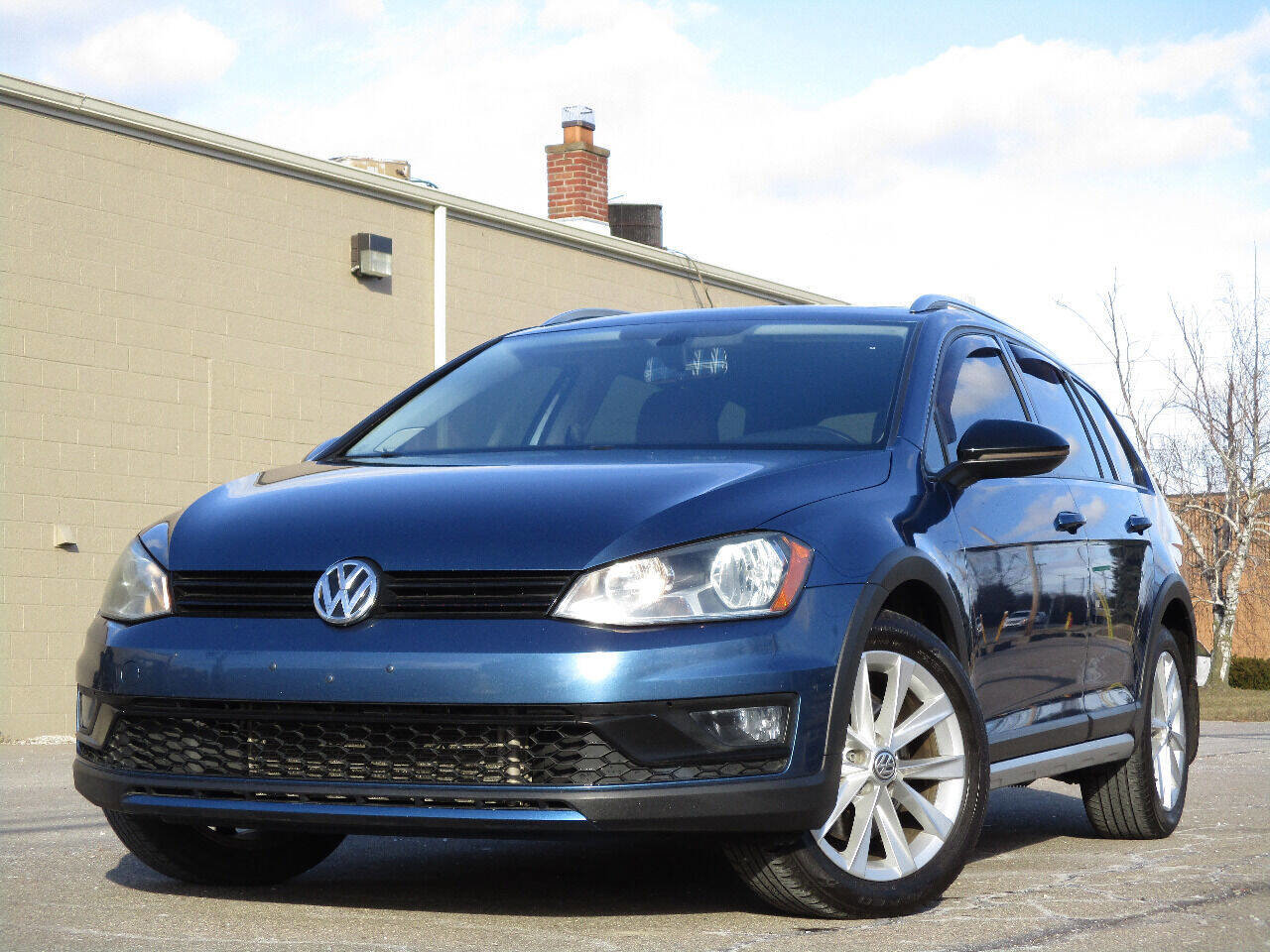 Used 2017 Volkswagen Golf Alltrack SE