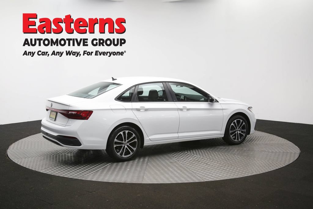 Used 2025 Volkswagen Jetta Sport FWD image 41
