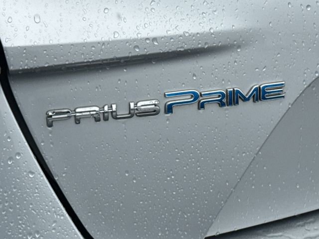 Used 2018 Toyota Prius Prime Plus FWD image 17