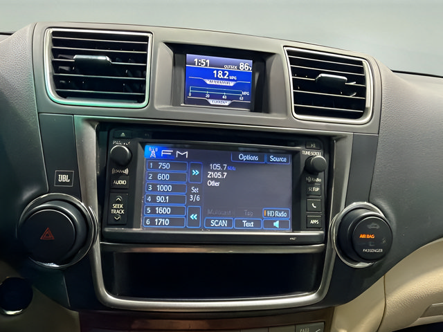 Used 2013 Toyota Highlander Limited AWD/4WD image 21