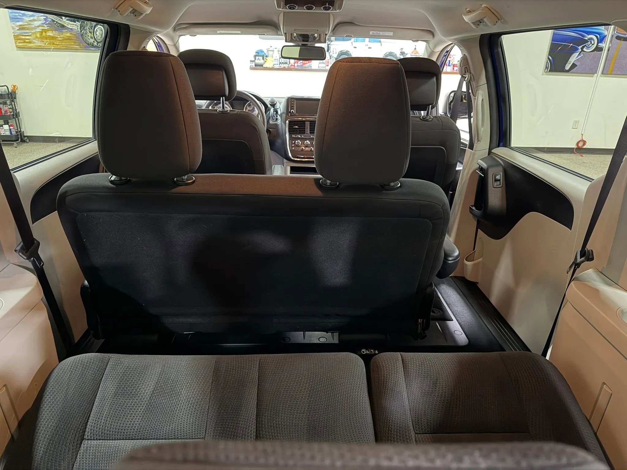 Used 2019 Dodge Grand Caravan SE FWD image 24