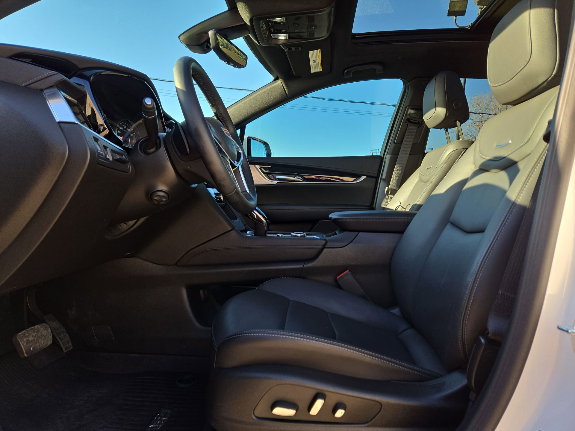 New 2025 Cadillac XT5 Premium Luxury w/ Technology Package FWD image 16