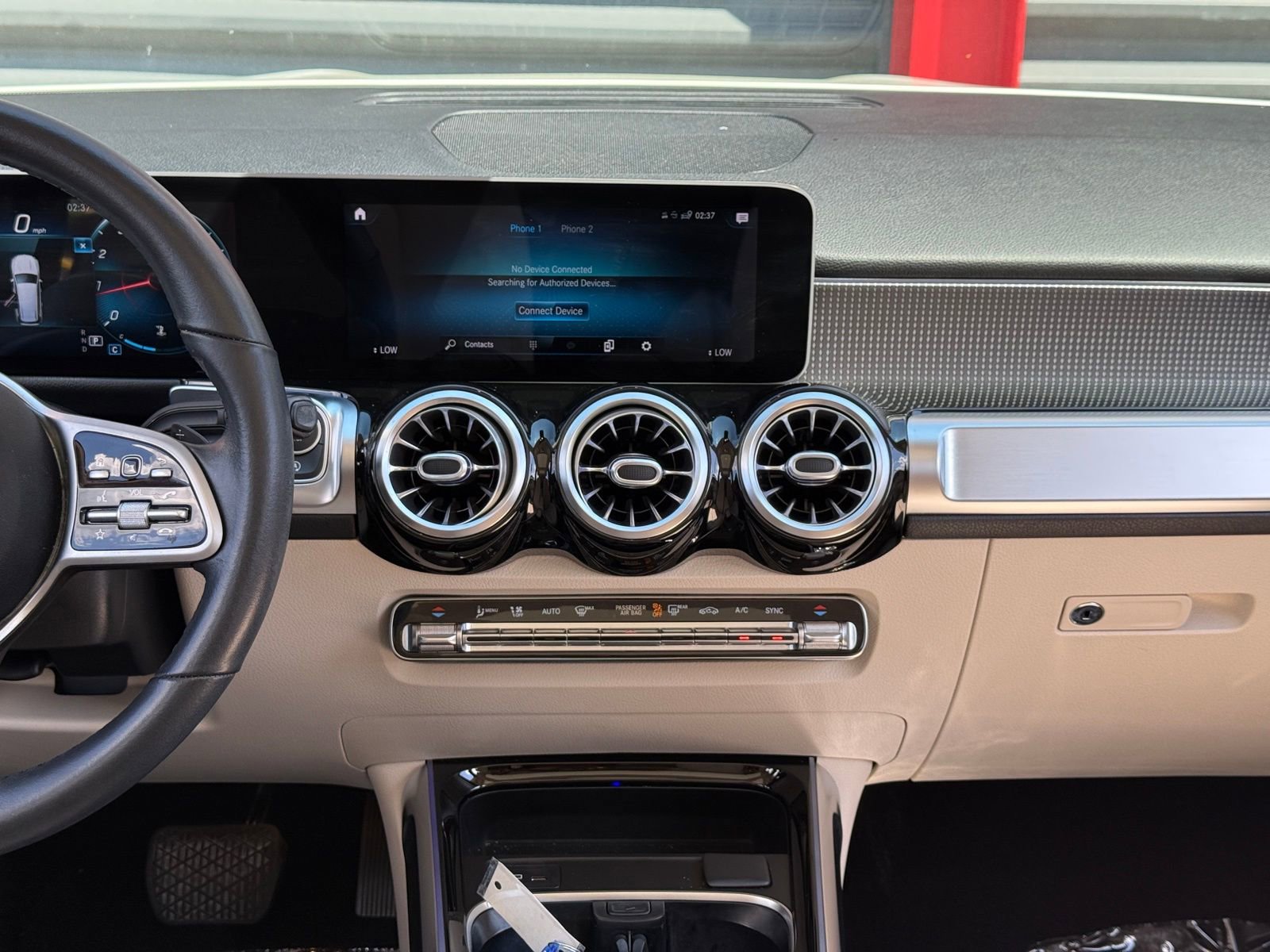 Used 2021 Mercedes-Benz GLB 250 w/ Premium Package image 24