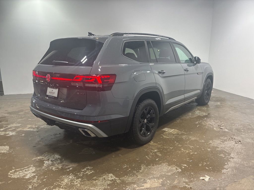 Used 2025 Volkswagen Atlas Peak Edition SE video 2