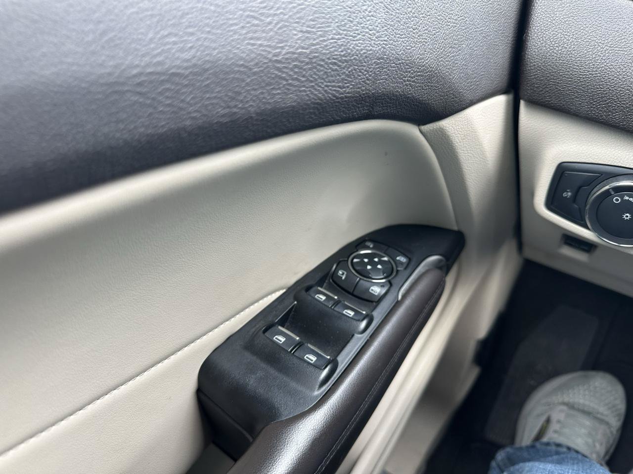 Used 2019 Lincoln MKC Select w/ Select Plus Package FWD image 21