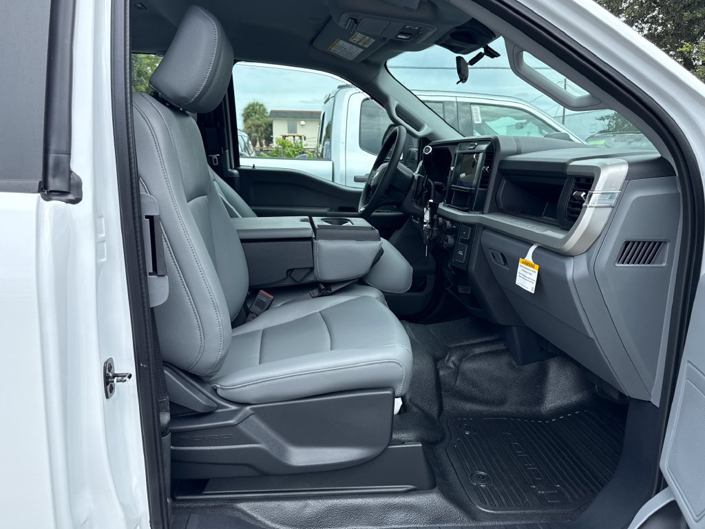 New 2027 Ford F250 XL w/ XL Chrome Package RWD image 19