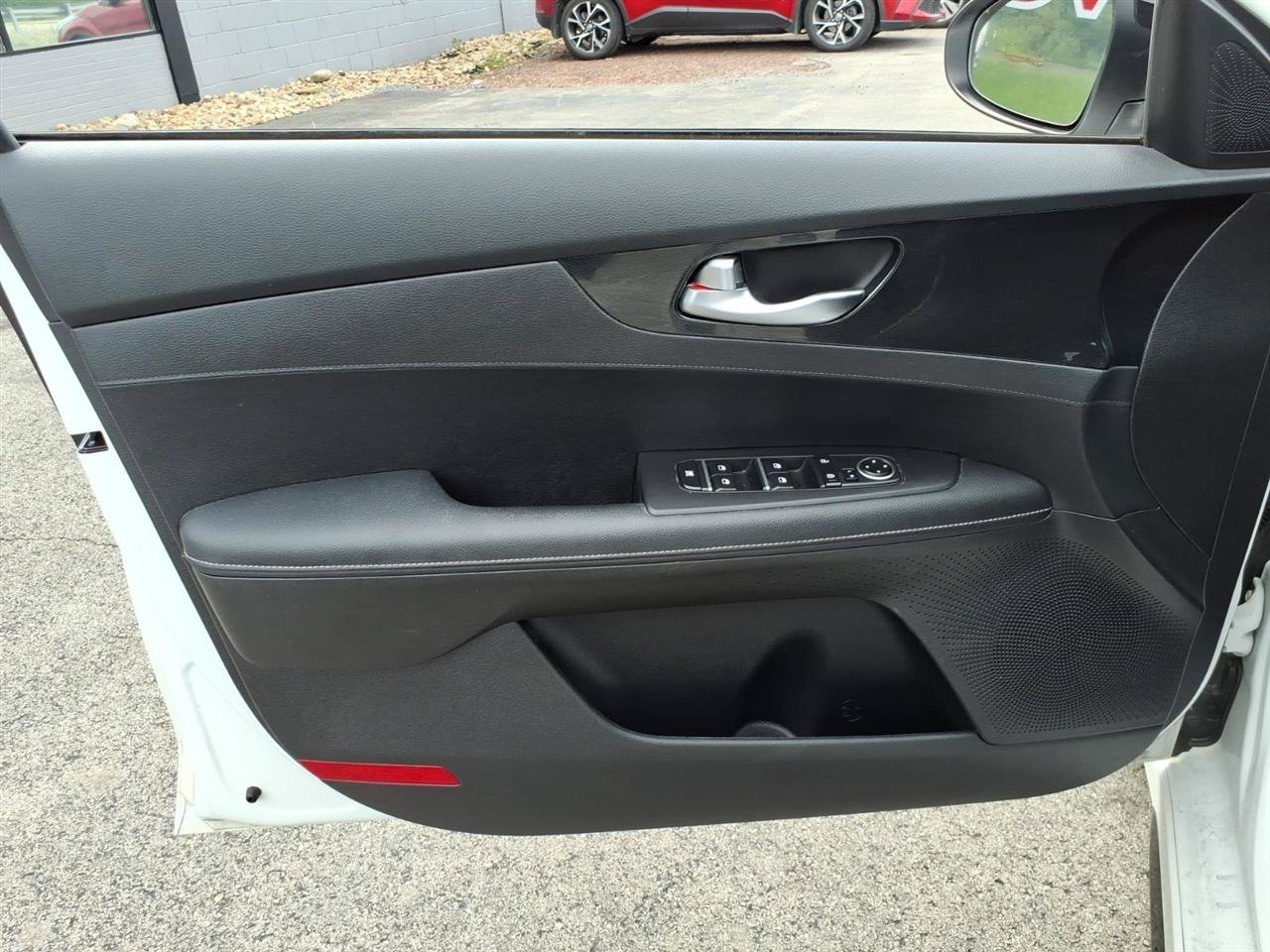 Used 2023 Kia Forte GT-Line w/ GT-Line Technology Package FWD image 10