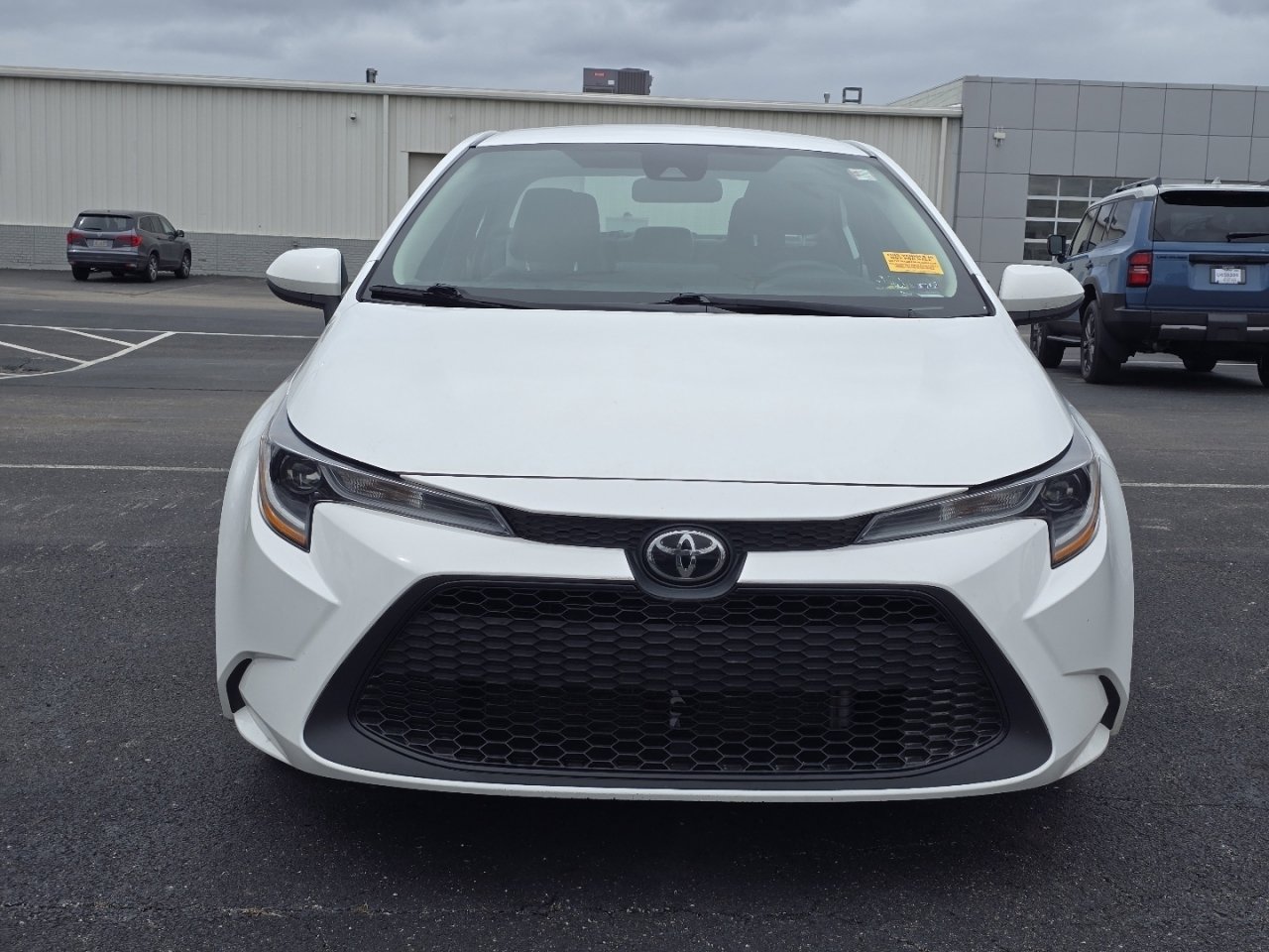 Used 2022 Toyota Corolla LE image 2
