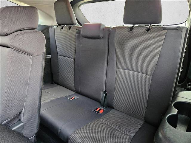 Used 2023 Toyota Highlander LE image 19
