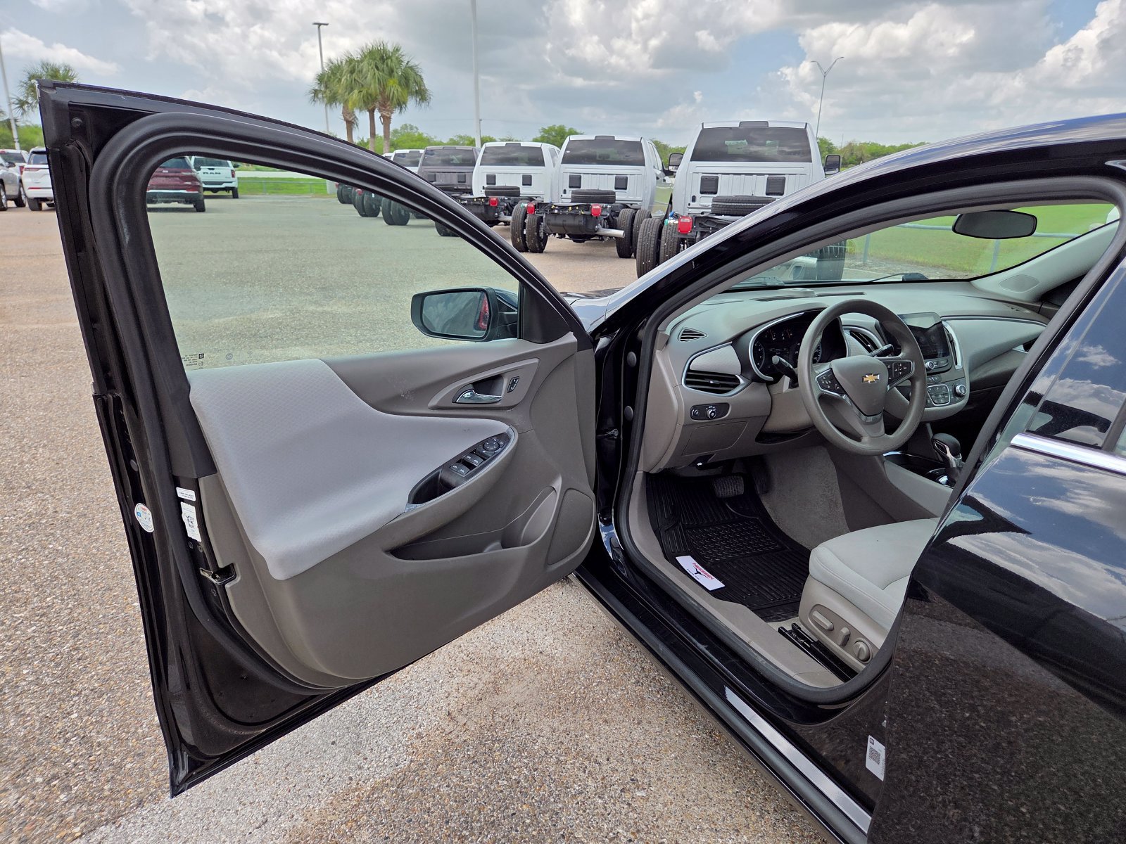 Used 2024 Chevrolet Malibu LT FWD image 13