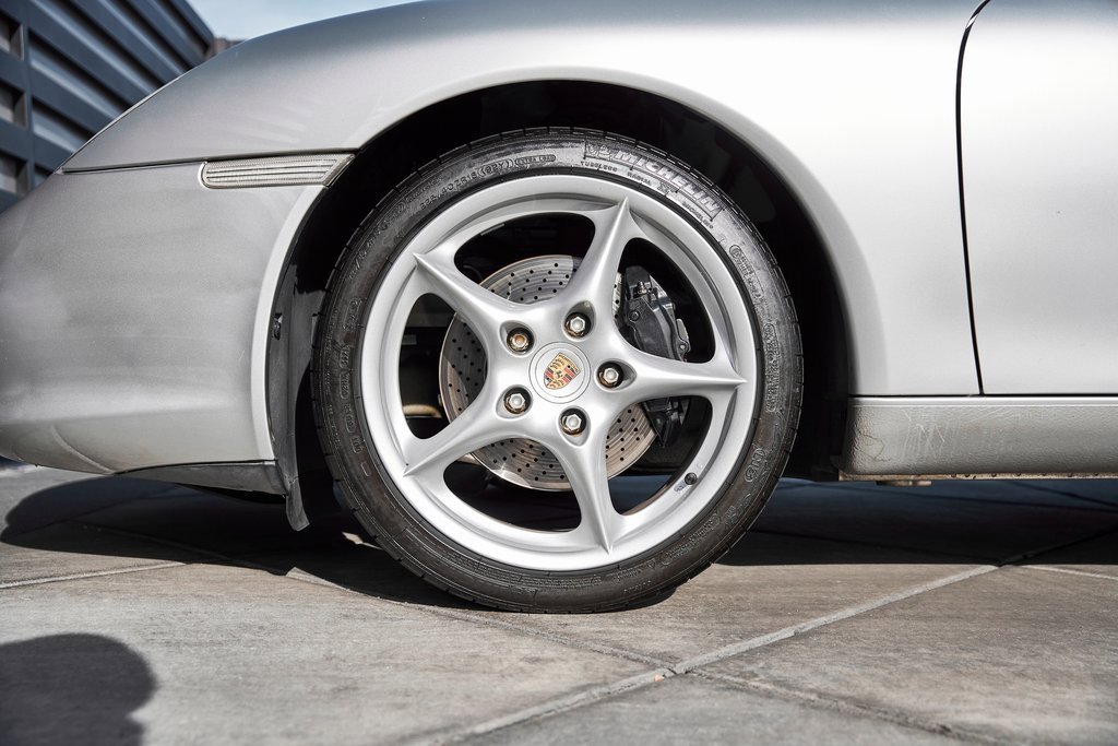 Used 2002 Porsche 911 Carrera image 3