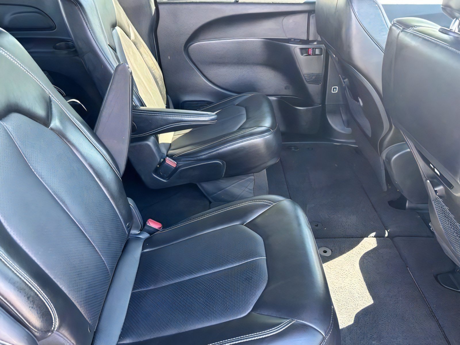 Used 2025 Chrysler Pacifica Select FWD image 27